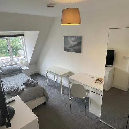2 Bedroom 2 Bathroom Apartment 8 Including Free Parking Bromley Exterior photo