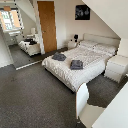 2 Bedroom 2 Bathroom Apartment 8 Including Free Parking Bromley Exterior photo