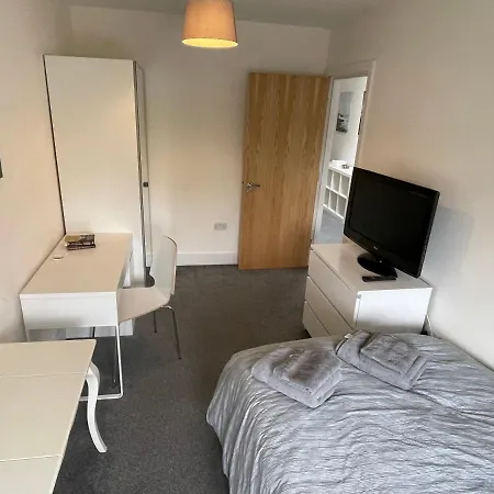 2 Bedroom 2 Bathroom Apartment 8 Including Free Parking Bromley Exterior photo