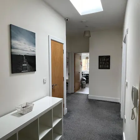 2 Bedroom 2 Bathroom Apartment 8 Including Free Parking Bromley Exterior photo