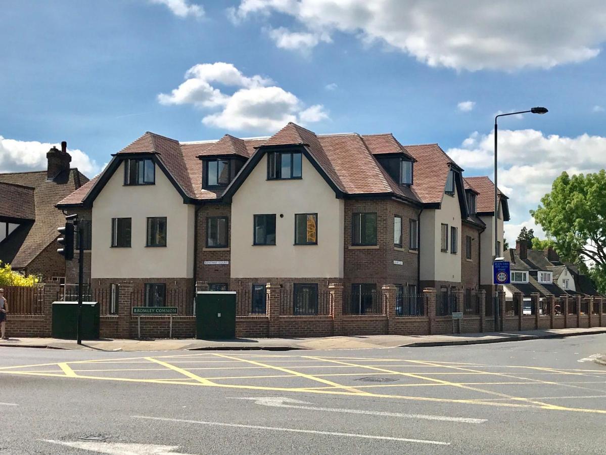 2 Bedroom 2 Bathroom 8 Including Free Parking Apartment Bromley