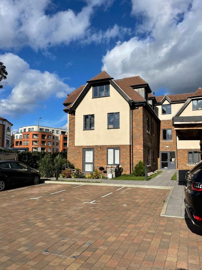 2 Bedroom 2 Bathroom 8 Including Free Parking Apartment Bromley