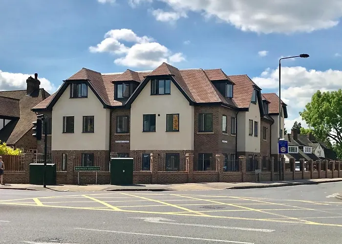 2 Bedroom 2 Bathroom Apartment 8 Including Free Parking