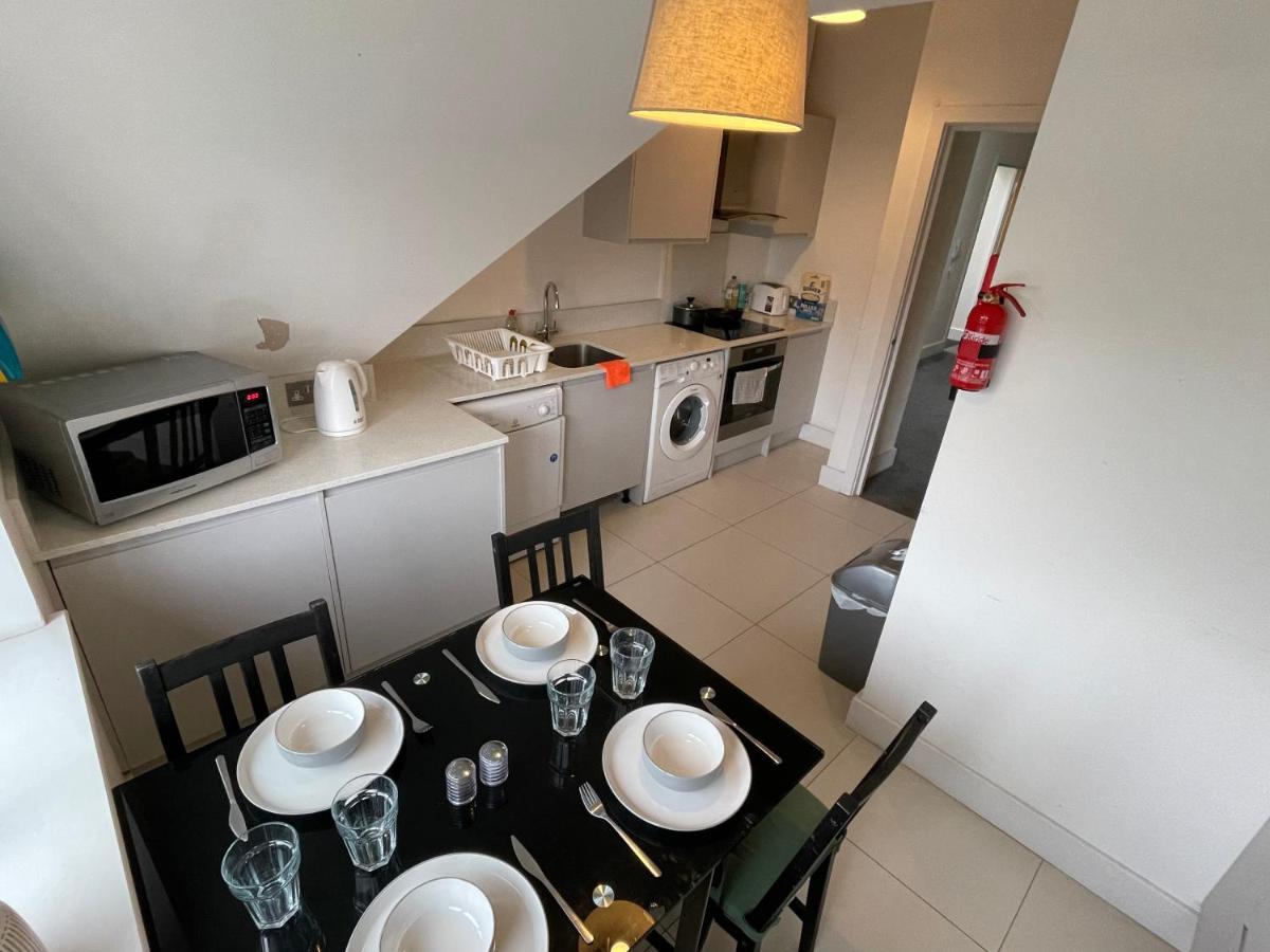 2 Bedroom 2 Bathroom 8 Including Free Parking Apartment Bromley